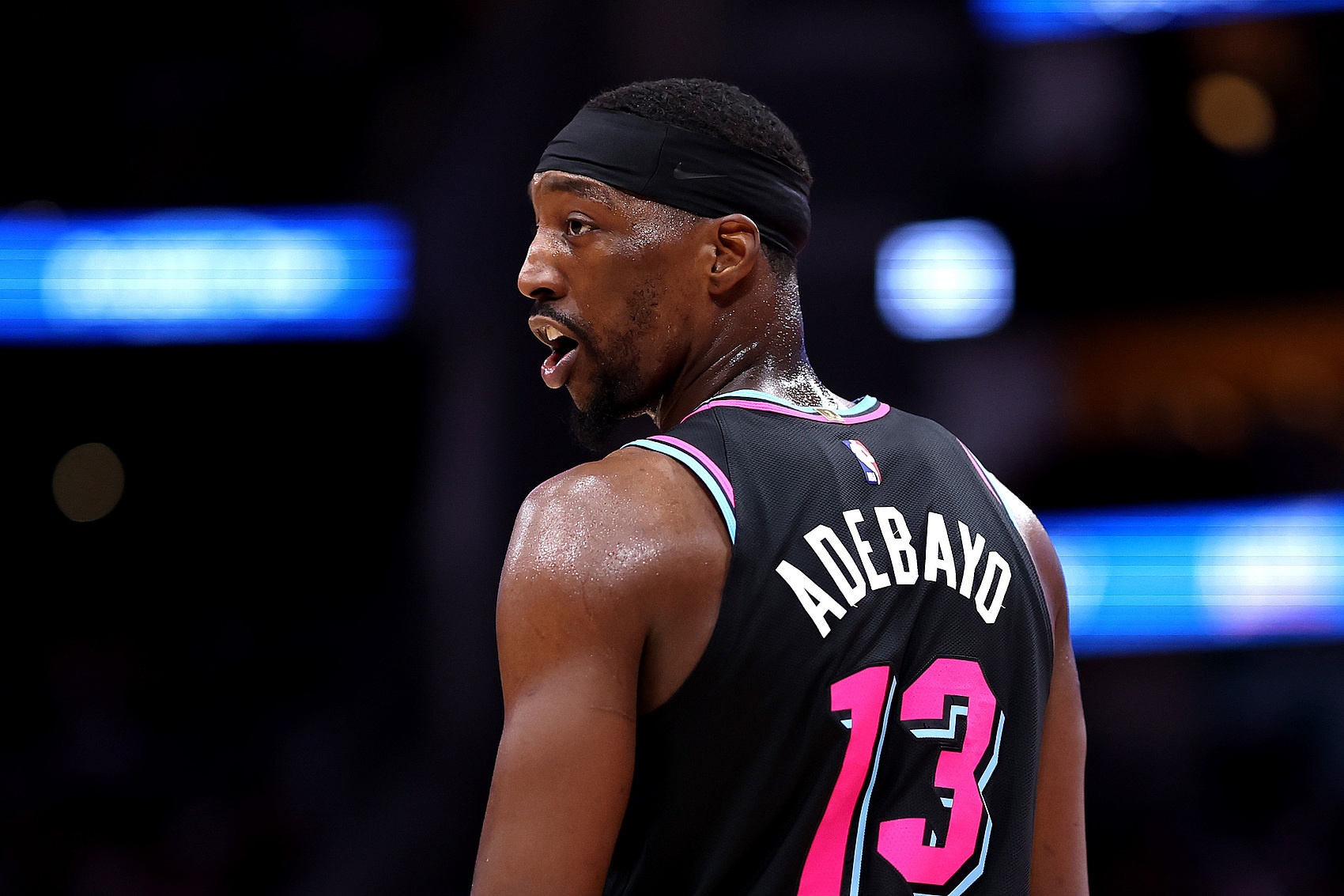 皇冠体育登录入口-对球队的担忧程度？阿德巴约：我们不够努力 我们只能继续前进