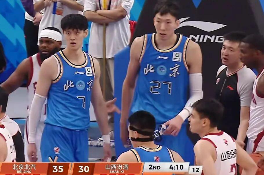 皇冠体育官方网站-北京男篮6分完败 周琦5+9伤退；山西末节逆转 张宁14分是关键先生